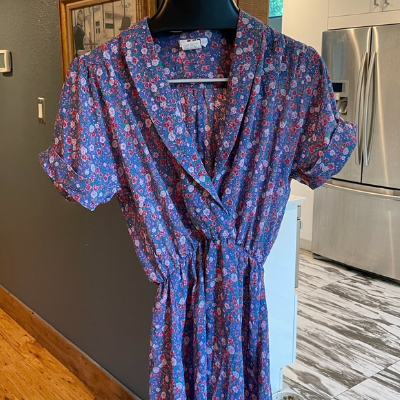 Vintage Cottage core dress from Urban Outfitters - Picture 2 of 4